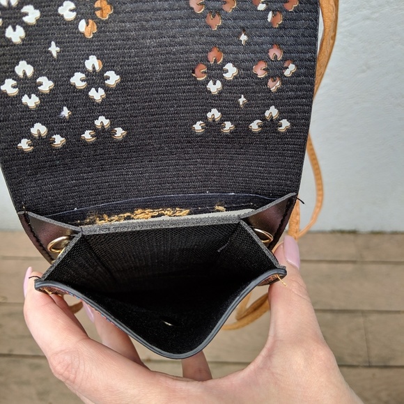 Crossbody Handbag - Picture 4 of 4